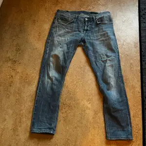 Ett par ljusblåa dondup jeans i storlek 36, sitter mer som 33/34. Säljer för att de är lite för små. Skick 9/10