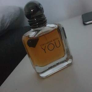 Stronger with you edt 50ml knappt använd.