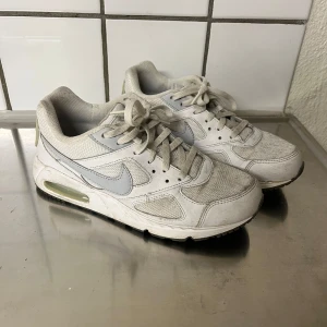 Nike  - Nike air max i storlek 40.5. Finns i Skövde men kan fraktas! 