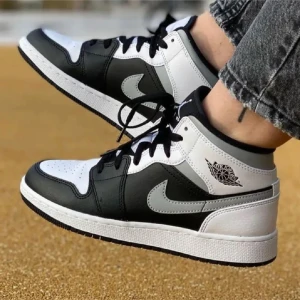 Jordan 1 - Fina Jordan 1 skor som är knappt använda. 