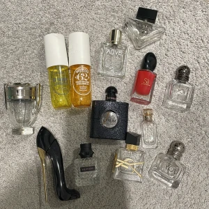 Tomma parfymflaskor - Olika flaskor, tomma Finns både herr och dam. 20 kr per flaska. Köpare står för frakt