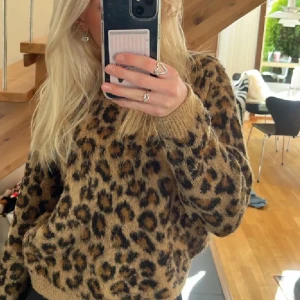 Stickad tröja - 🤩🥰💕