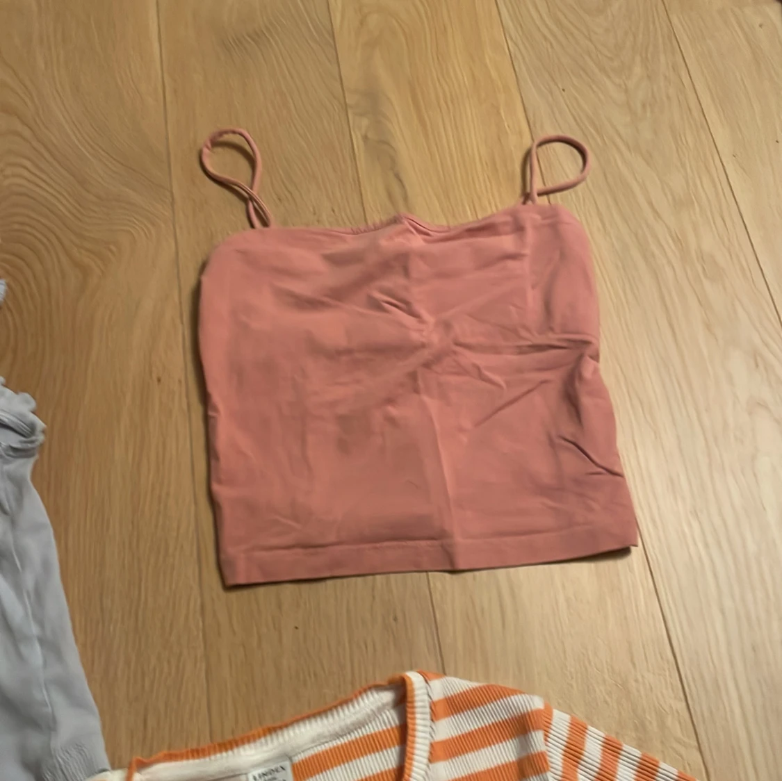 Tre toppar i olika stilar - 92