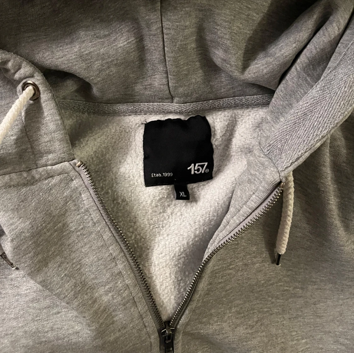 Grå hoodie från 157 - 92