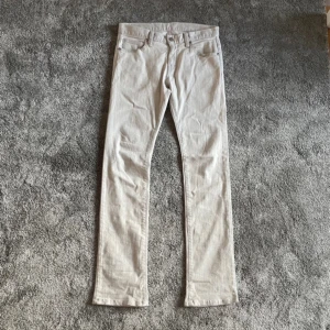 Tornado mart jeans - As snygga tornado mart jeans i size 30 med lätt grå wash   Kom med offers priset kan diskuteras 🙌