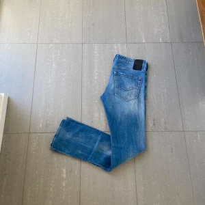 Replay jeans  - Säljer nu dessa replay jeans, skriv för fler bilder/frågor🙌🏼