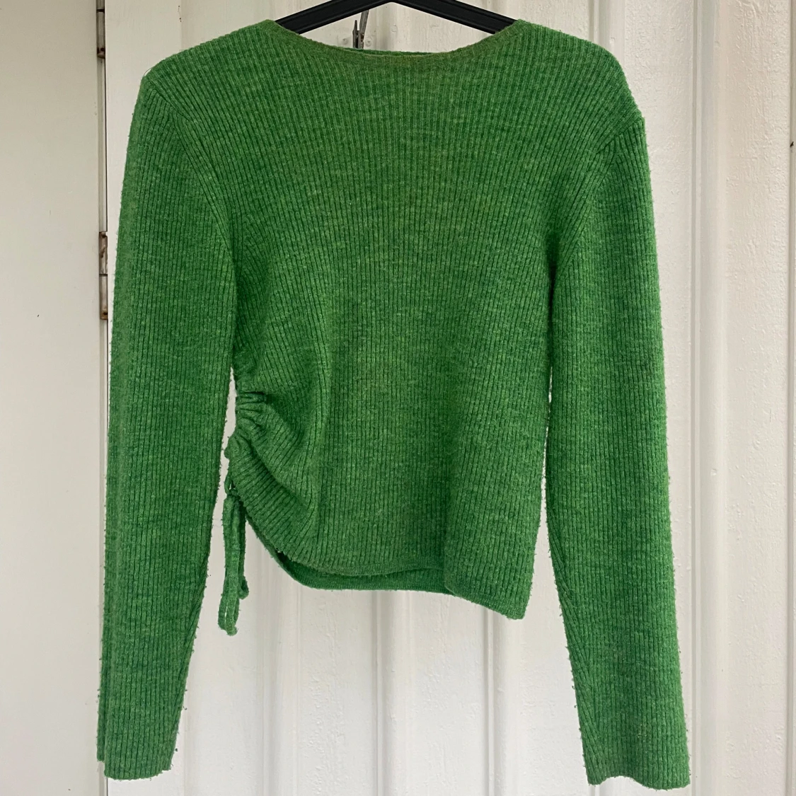 Jättefin ribbstickad tröja🤍 - 92