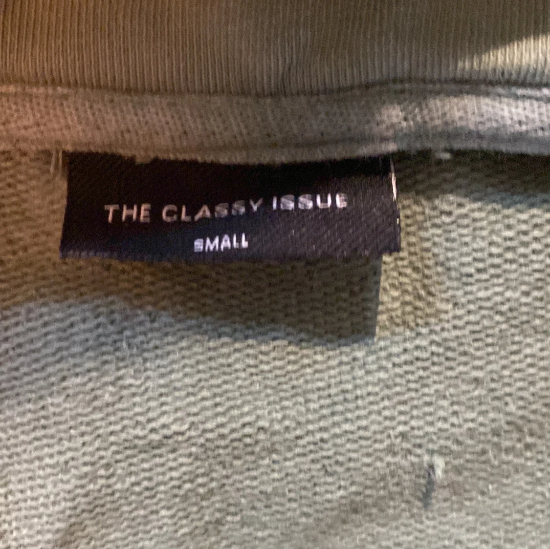 Grön tröja med dragkedja från The Classy Issue - 91