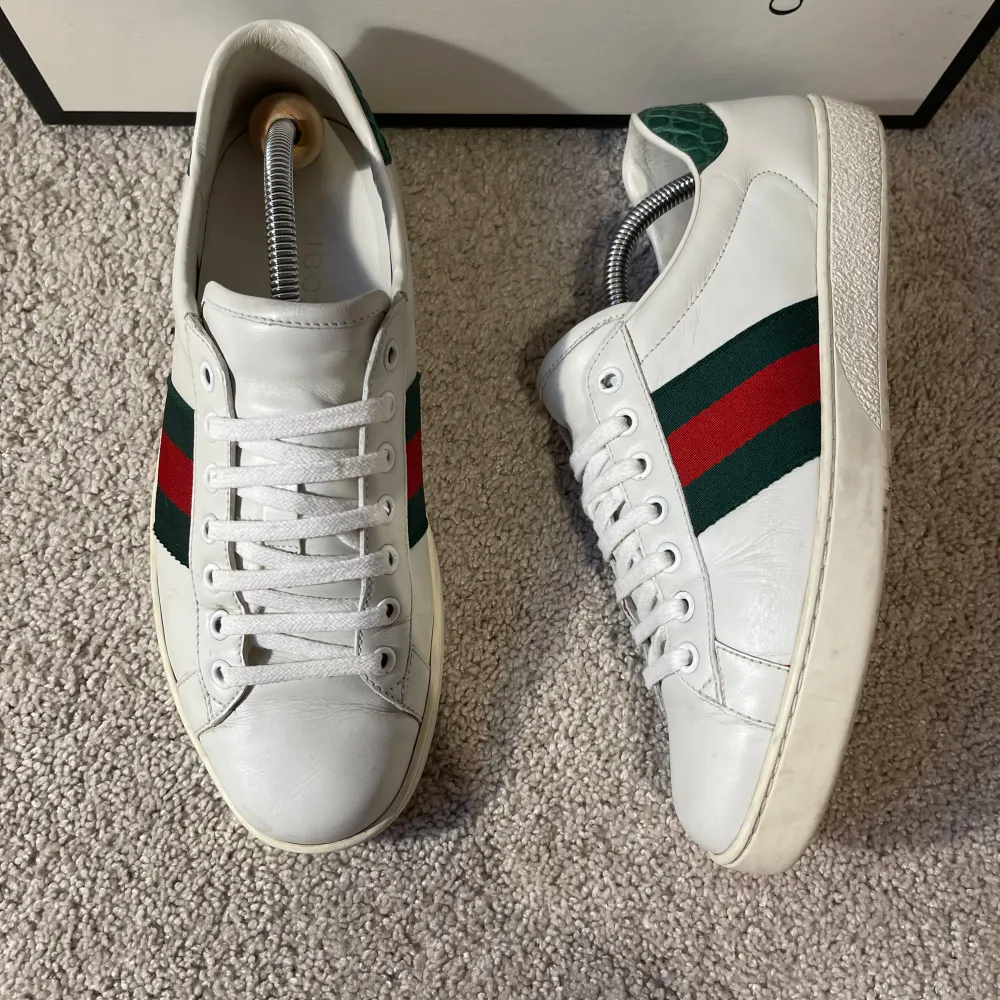 Gucci skor, storlek 6,5 motsvarar 40-41 i EU. Box, skopåse & kort ingår.. Skor.