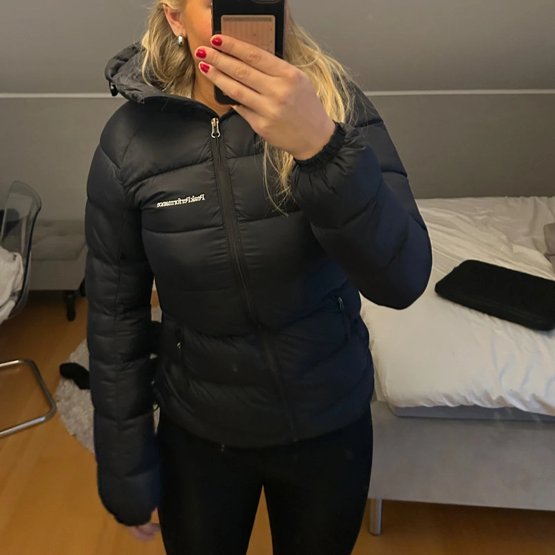 Svart vinterjacka från Peak Performance - 90