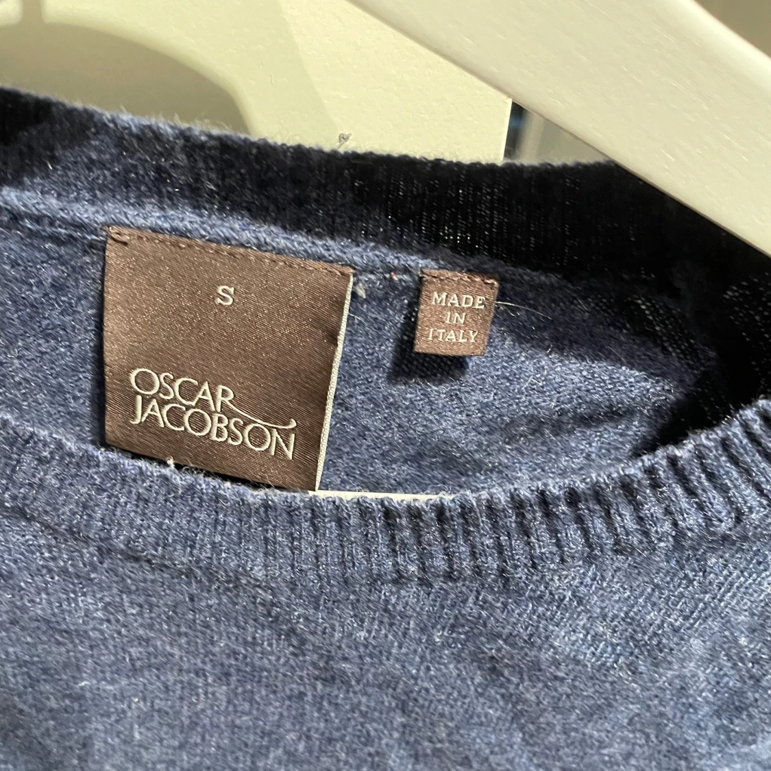 Mörkblå tröja från Oscar Jacobson - 91