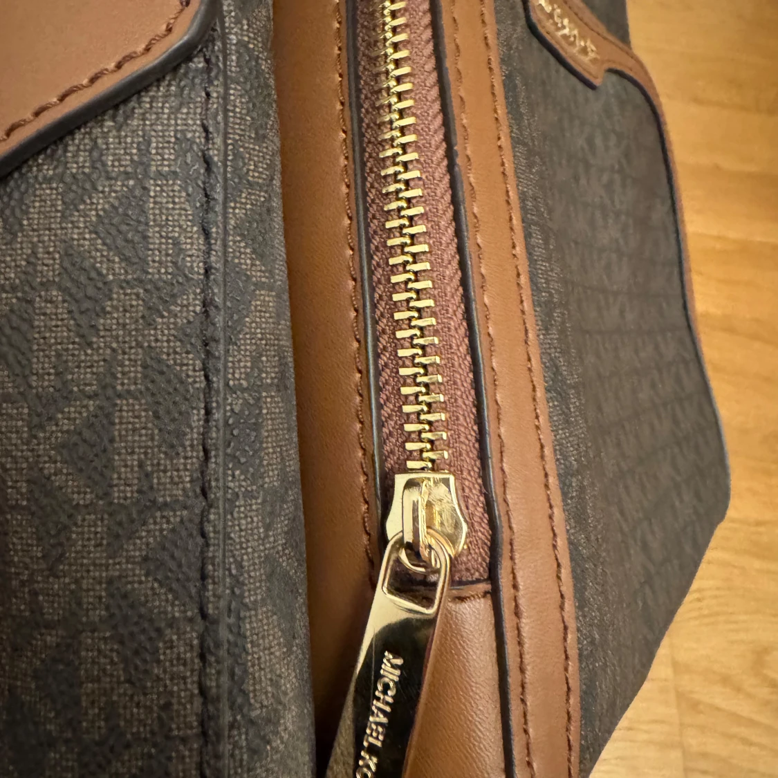 Brun ryggsäck från Michael Kors - 91