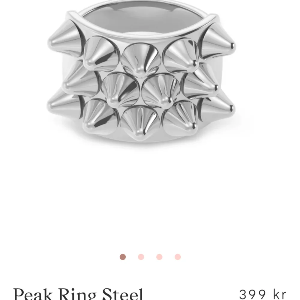 Säljer min fina Edblad ring 💕 den kostar 400kr från början men jag säljer för hälften💕 . Accessoarer.