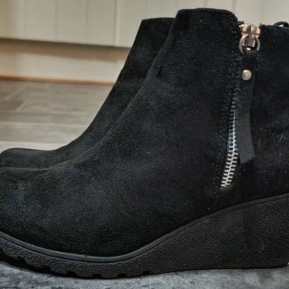 Svarta stövletter stl.38