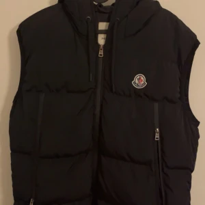 Moncler väst - .