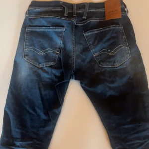 Replay anbass - Replay anbass i helnytt skick, storlek 29/32. Sitter som 30/32.