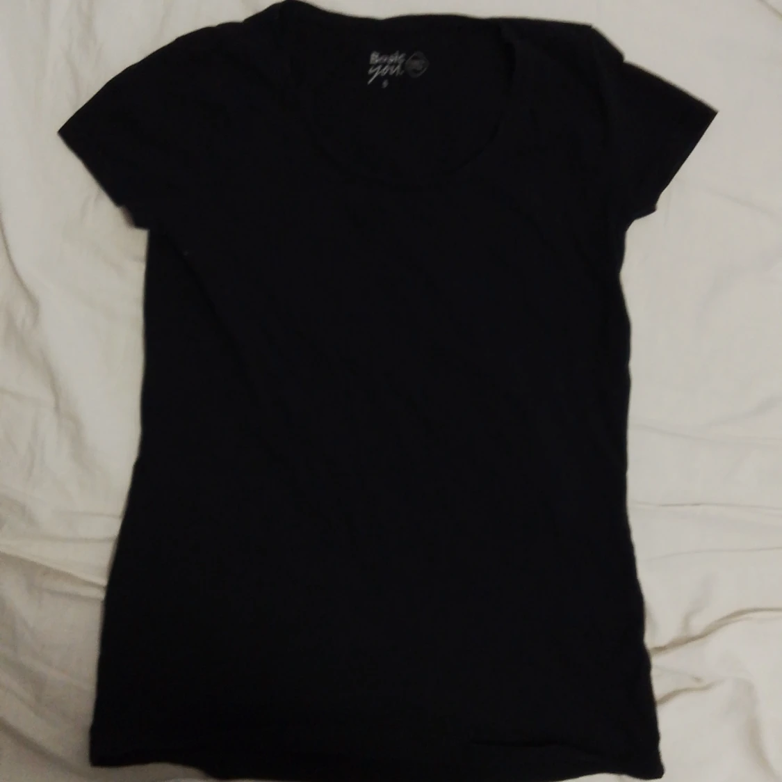 Svart t-shirt från Basic You