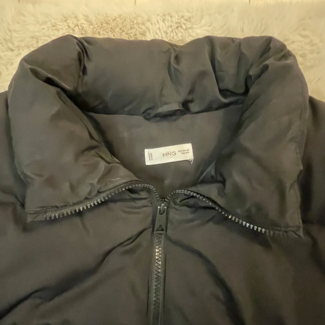 Svart pufferjacka från MNG - 91