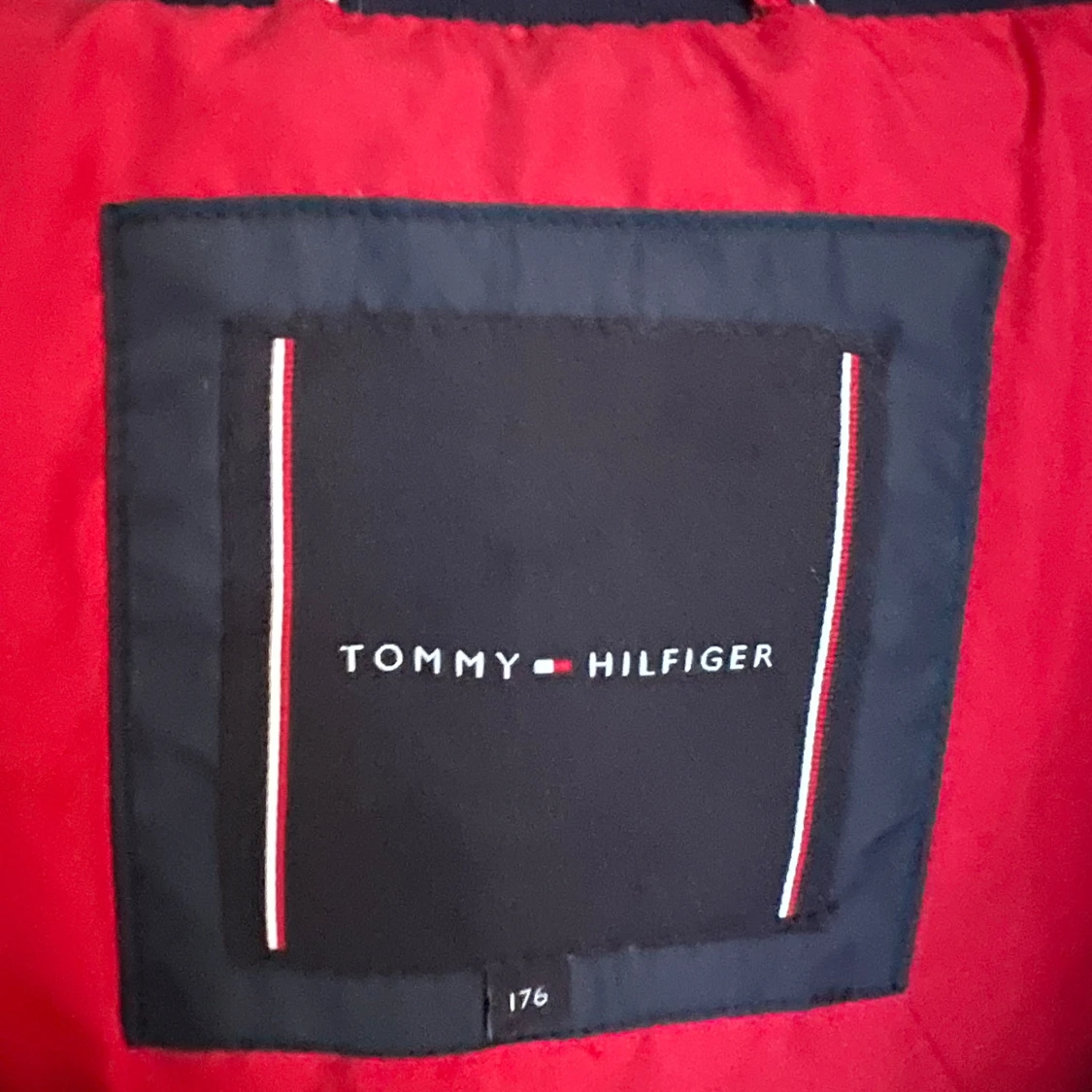 Blå dunjacka från Tommy Hilfiger - 91