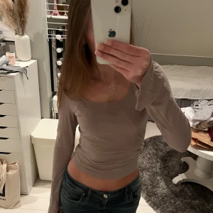 Långärmad tröja med slit - Superskön tröja som man kan ha till allt