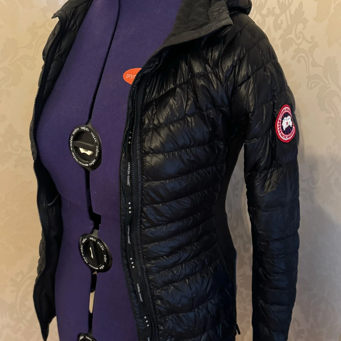 Svart dunjacka från Canada Goose