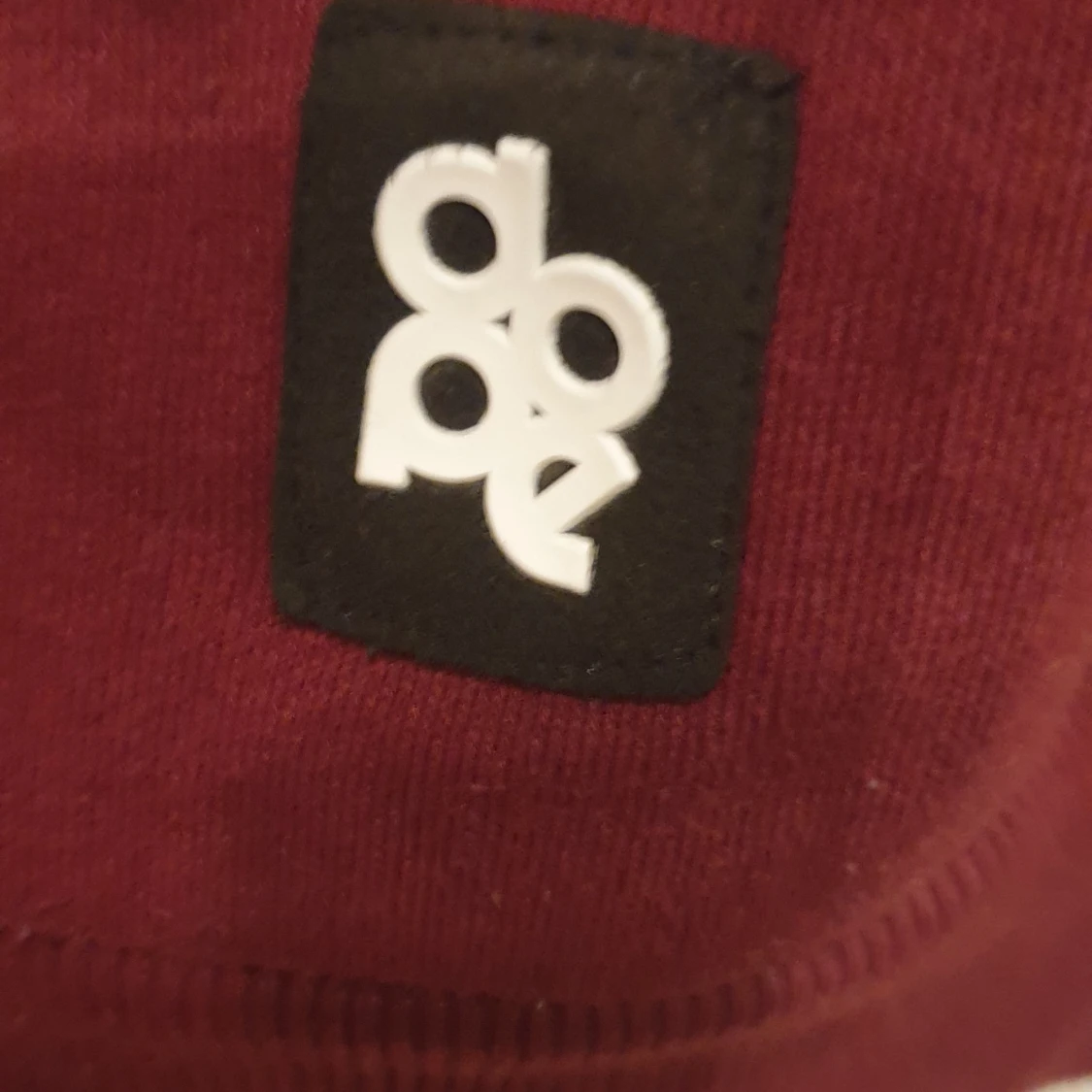 Vinröd tröja från Dope - 92