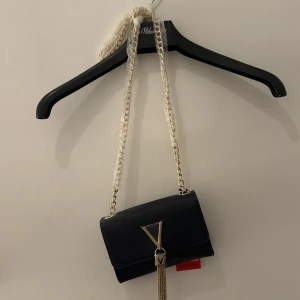 Valentino väska ny - Valentino väska 