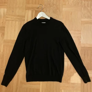 These Glory Days merinoull tröja  - Säljer en fräsch stickad tröja i merinoull från These Glory Days i storlek S. Skick 10/10. Säljes pga för liten. Pris kan diskuteras! 