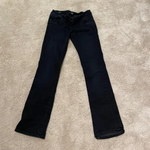 Low Rise boot cut Ltb valerie jeans - Ltb valerie Low Rise boot cut jeans knappt använda storlek W26 L30