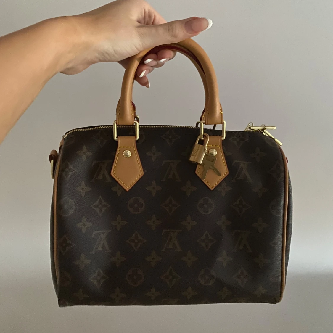 Brun liten handväska