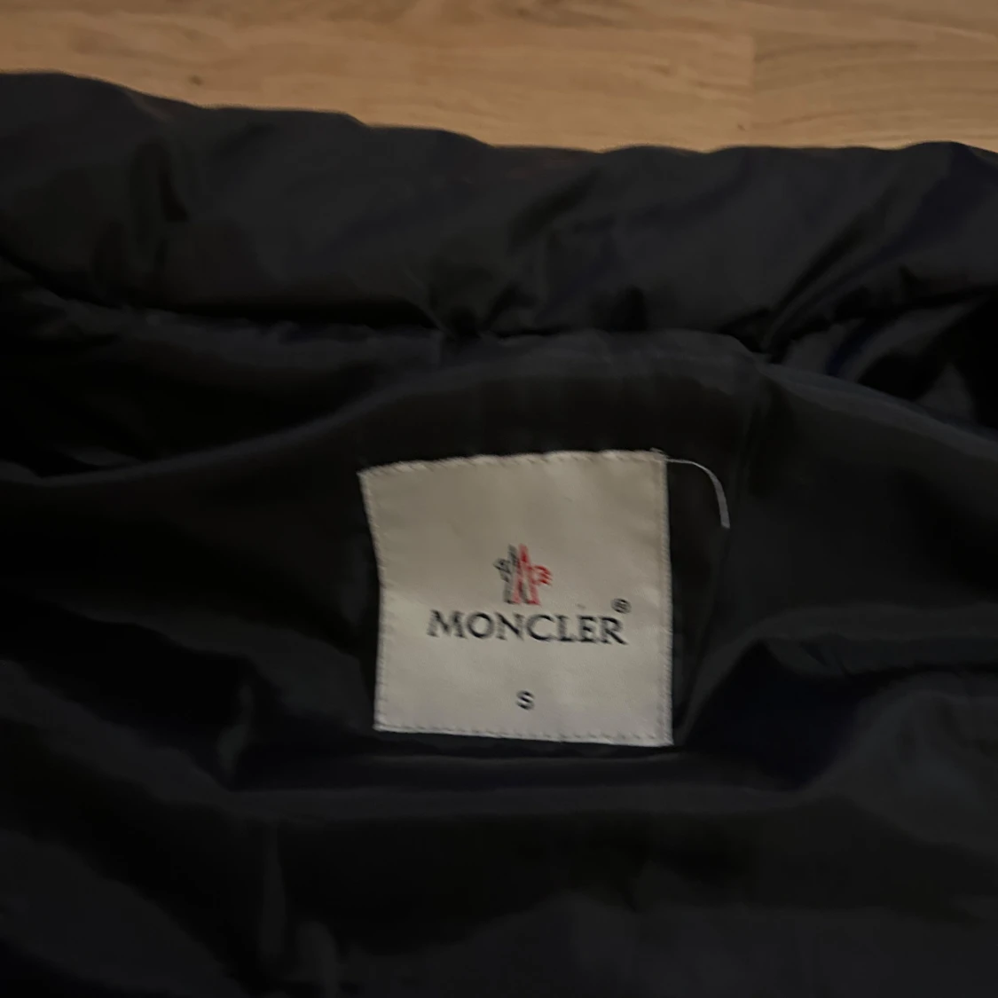 Svart dunväst från Moncler - 2