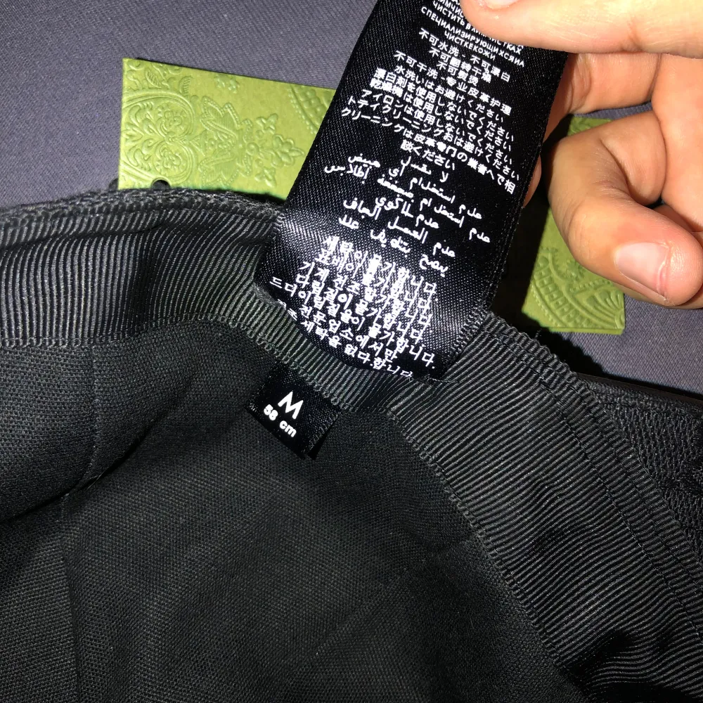 Snygg svart keps från Gucci med det ikoniska GG-mönstret. Helt ny med lappen kvar | Storlek M | kom med prisförslag och frågor privat!. Asusteet.