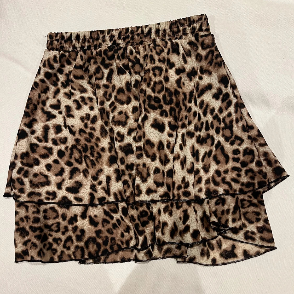 Leopardmönstrad kjol med volang från Raglady - 1