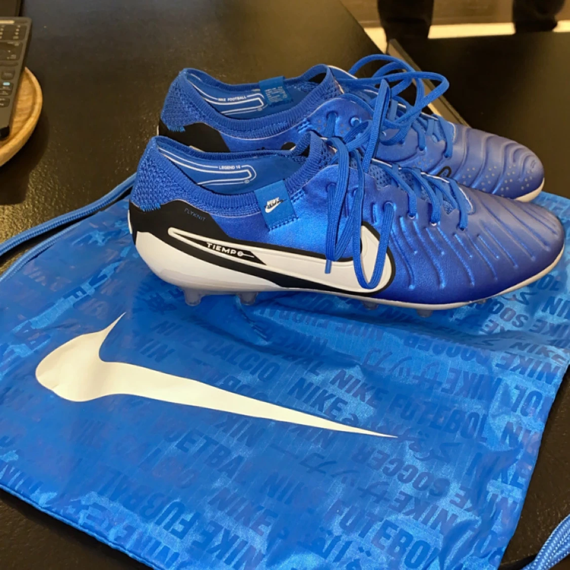 Blå fotbollsskor från nike tiempo elit - 1