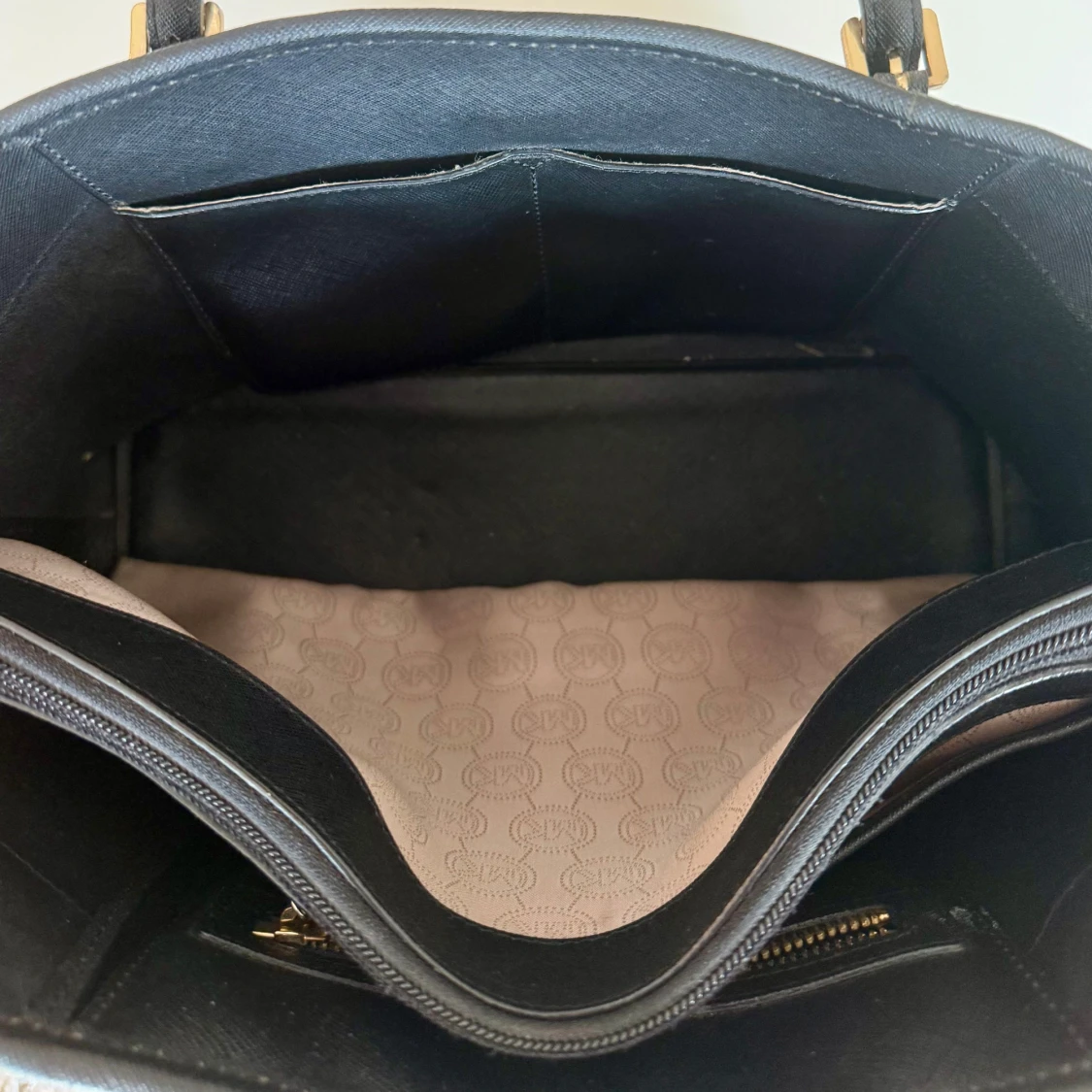 Svart axelväska från Michael Kors - 2