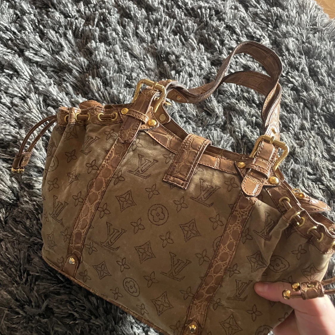 Beige handväska med monogram - 1