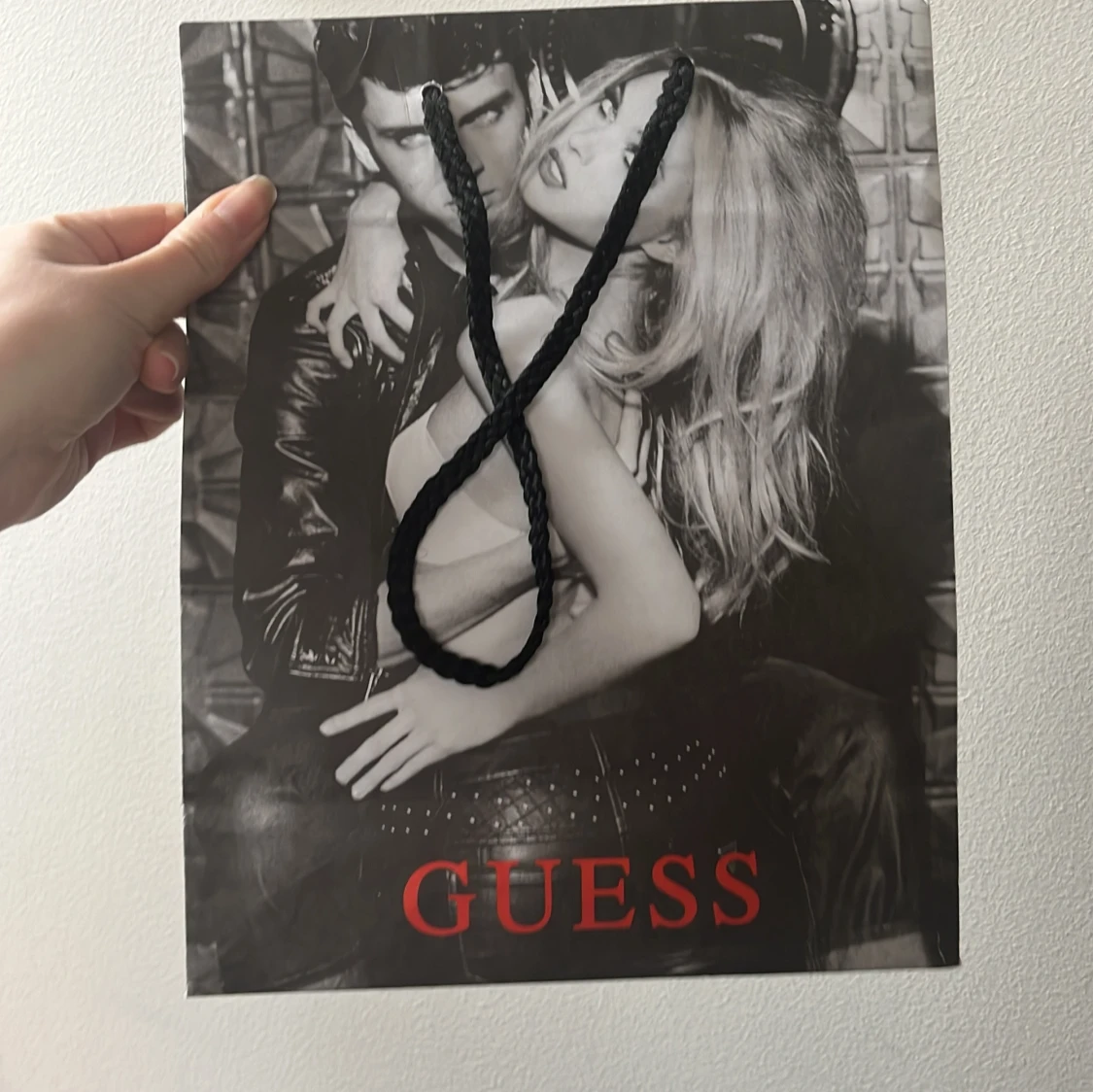 Shoppingväska från Guess