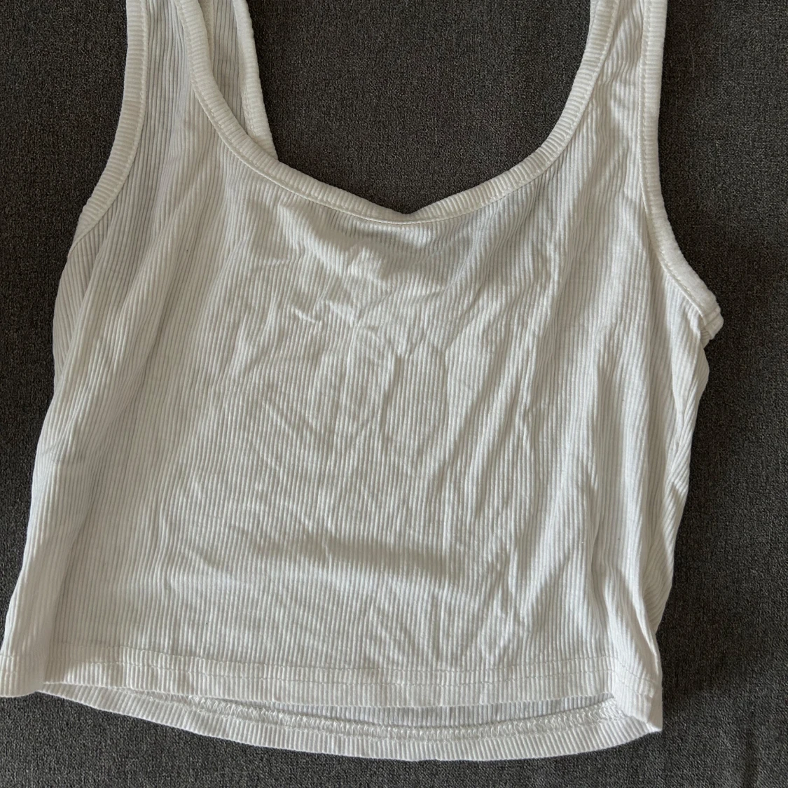 Vit ribbad linnetopp