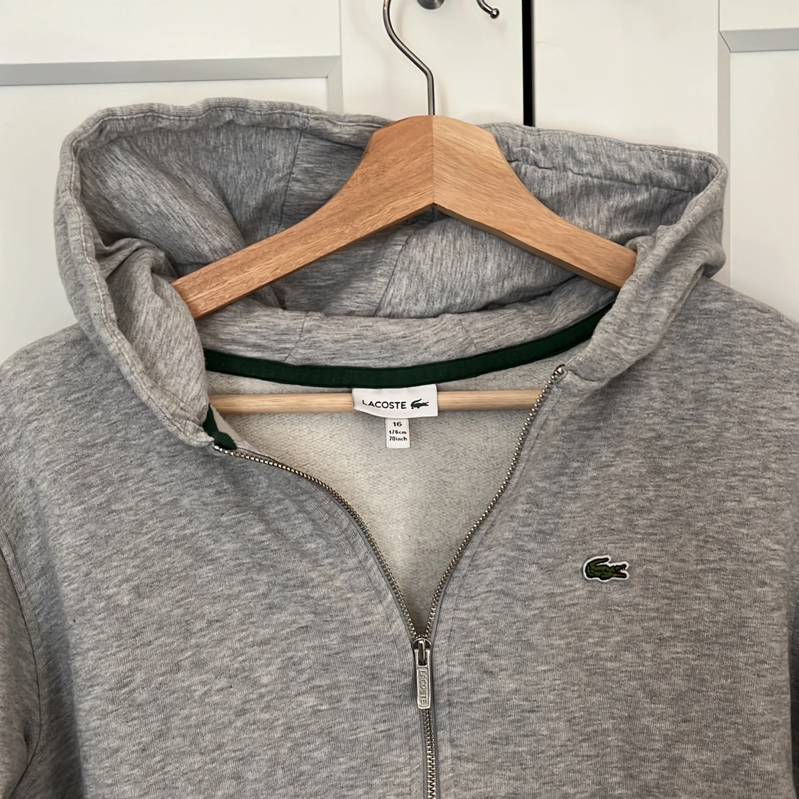 Grå Lacoste hoodie - 1