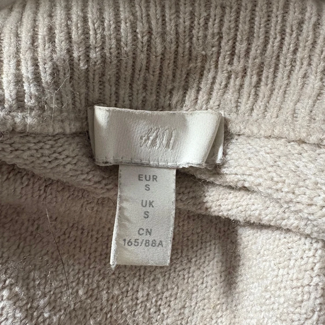 Beige stickad tröja från H&M - 2
