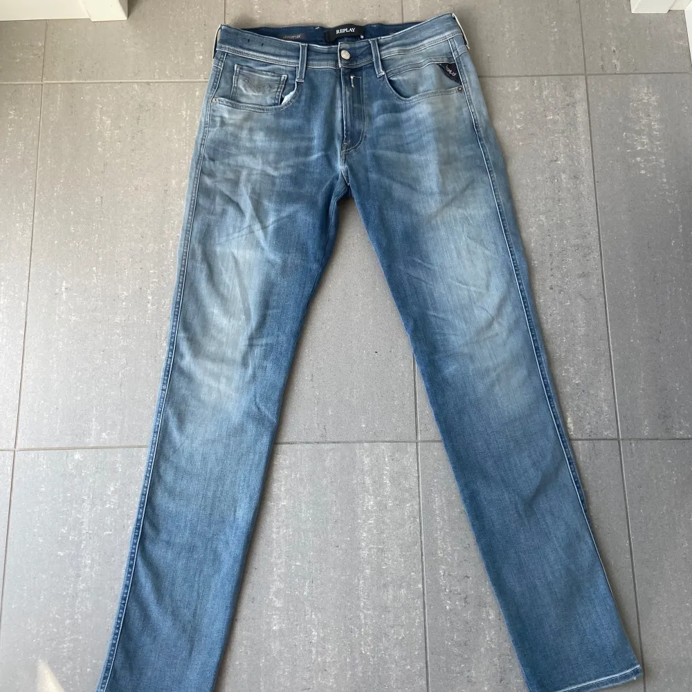 Ena i 33/30 o andra i 33/32. Jeans & Byxor.