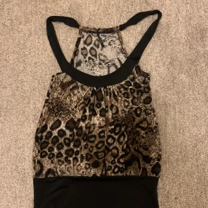 y2k linne - skit snuggt leopard linne från marknad i italien, bra skick, hör av dig vid frågor 