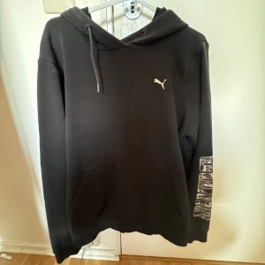 Puma hoodie - riktigt skön puma hoodie som tyvärr inte kommer till användning längre