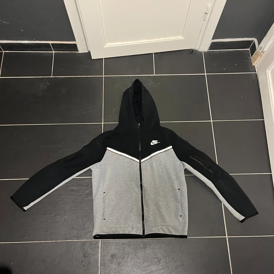 Nike tech grå svart