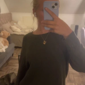 Stickad grön tröja! - Används inte längre! 