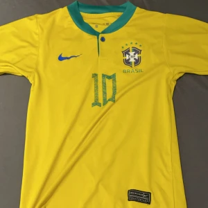 Brazil tröja - Säljer den för ja inte använder sånt mer 