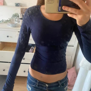 Jätte fin långärmad tröja - Bra skick andvönd 1-2 gånger jätte bra skick 