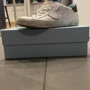 Phillipe model   - Jag säljer mina phillipe model som är använd fåtal gånger och är i bra skick nypris 3500 mitt pris 1500