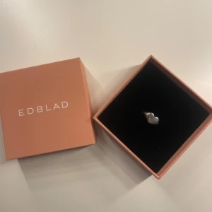 Edblad ring silver - Säljer nu denna jättefina ring ifrån Edblad💕 hör av er för fler bilder och info!