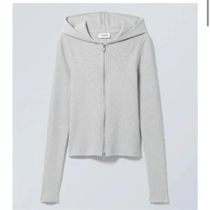 Stickad Hoodie weekday - Endast använd 1 gång nypris 479kr
